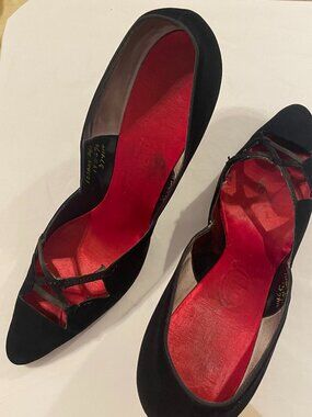 BLACK WOMEN'S HEELS